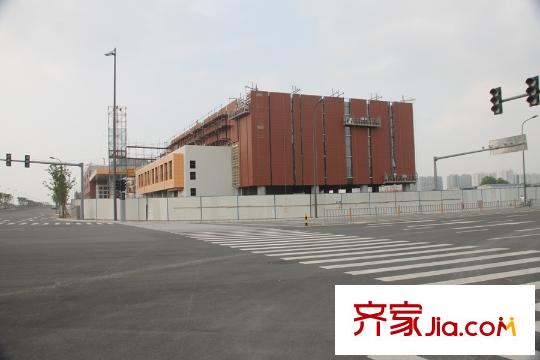 萬象府南側(cè)寧波市江北外國語藝術(shù)小學(xué)（在建）