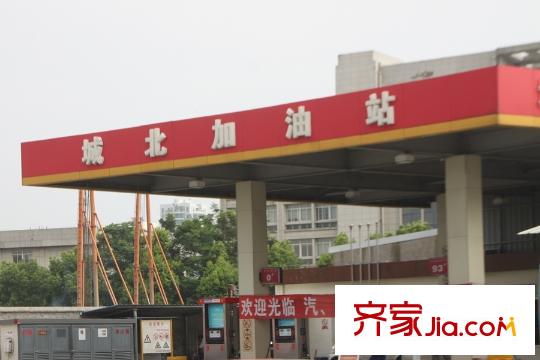 萬象府南側(cè)城北加油站