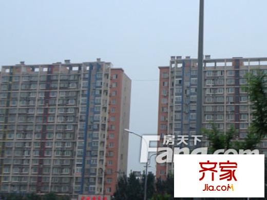 河畔人家外景圖 