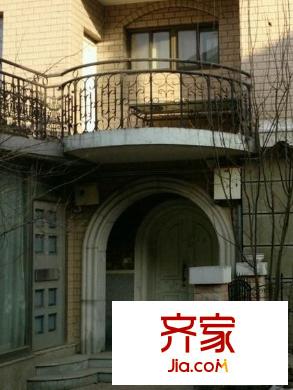 長實(shí)別墅外景圖