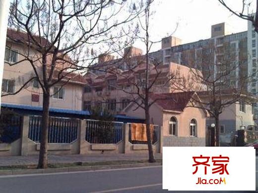 貽成園外景圖
