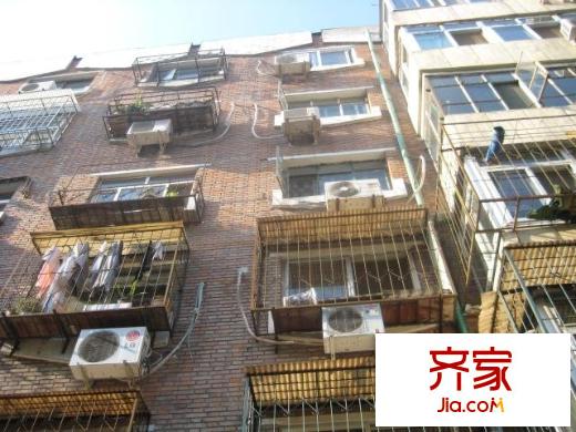 榮遷東里外景圖