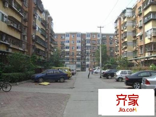 春江里外景圖