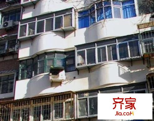 春廈里外景圖