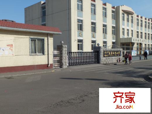 龍泉西里外景圖小學(xué)