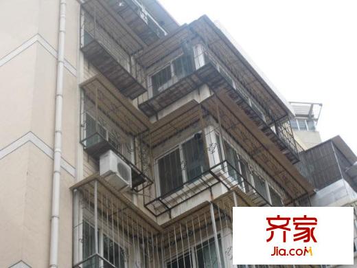 中宇里外景圖