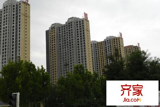 鳳凰湖畔工程進(jìn)度遠(yuǎn)景圖（2015-9-15）