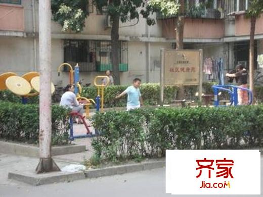 環(huán)湖東里外景圖