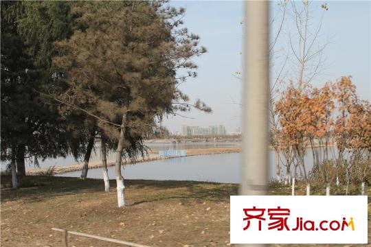 和利水岸名都項目附近的南湖