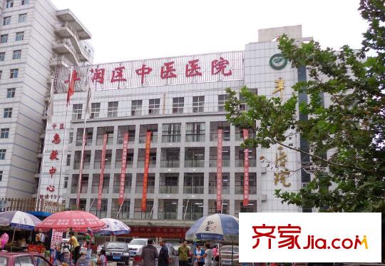 大悅新城向北約2000米中醫(yī)院