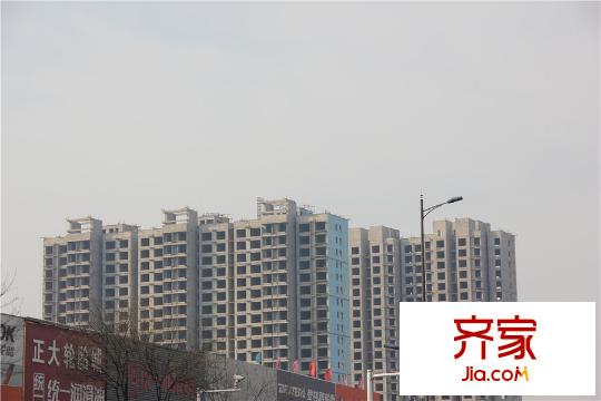 水岸東方小區(qū)工程進(jìn)展實(shí)景（2015-03-12）