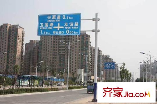 唐城壹零壹東行約100米的大里路上的路牌