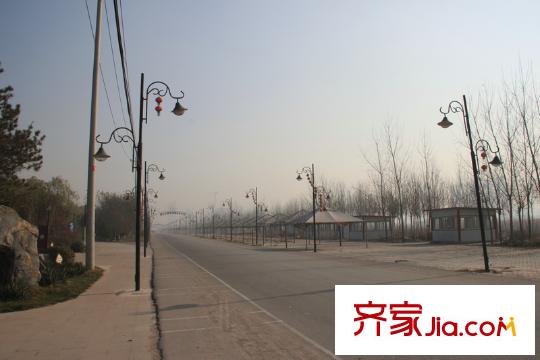 唐門一品周邊的青龍湖公園