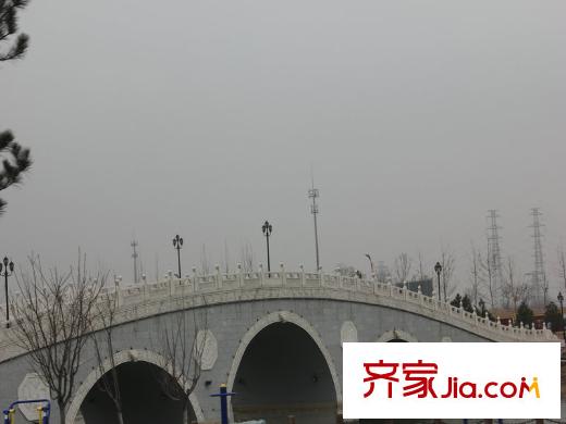 唐門一品項(xiàng)目附近的青龍湖