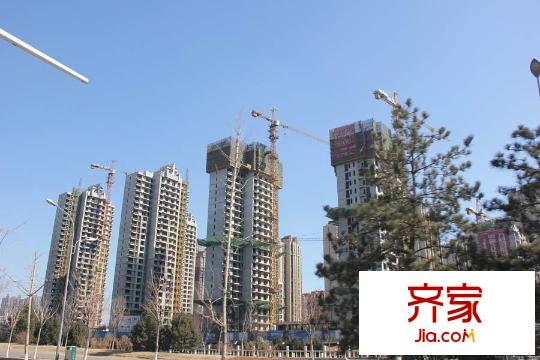 潤(rùn)達(dá)萬(wàn)科金域藍(lán)灣二期封頂樓棟工程進(jìn)展實(shí)景（2015-3-11）