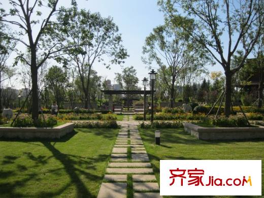 潤達萬科金域藍灣周邊配套-朝陽廣場