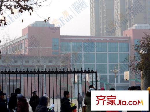 同興家園周邊配套15中