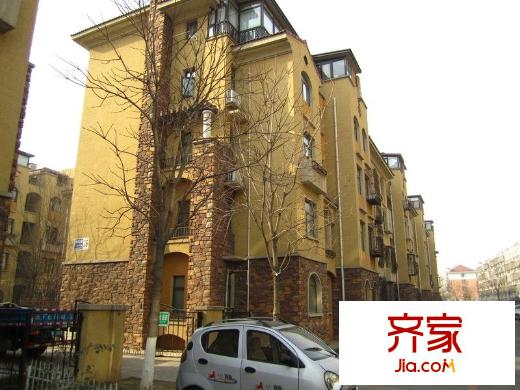 洛卡小鎮(zhèn)外景圖