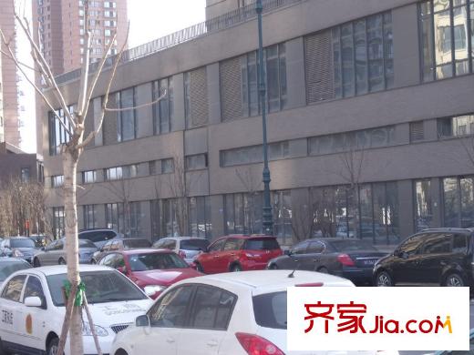 金領國際周邊百米處商場