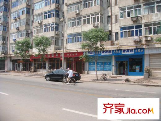 津瀾闕向西約50米老百姓大藥房