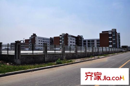 首城南湖墅周邊南湖小學(xué)
