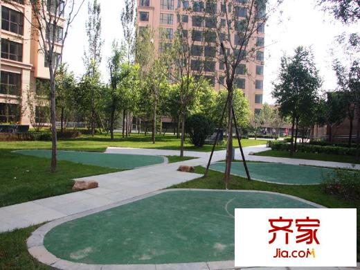 仁恒河濱花園小區(qū)實景（2013-4）