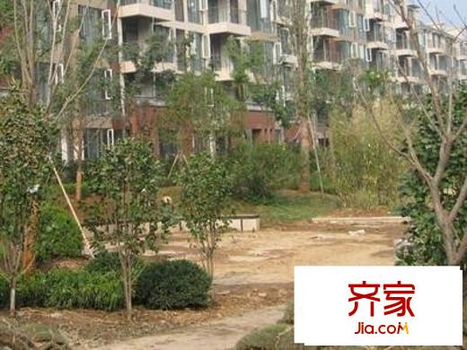 東郊小鎮(zhèn)別墅外景圖