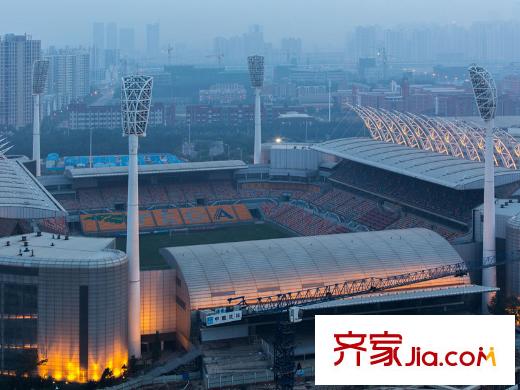 萬科海港城周邊鄰近的泰達(dá)足球場(chǎng)