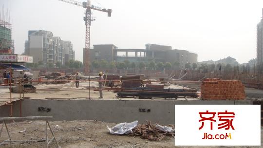 鴻意萬嘉外景圖一期2號(hào)樓的施工情況（2011.4.15）