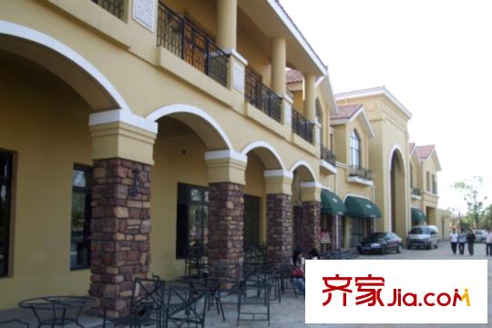 招商果嶺周邊配套團(tuán)泊湖溫泉酒店