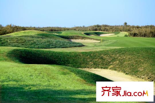 招商果嶺周邊配套高爾夫球場(chǎng)