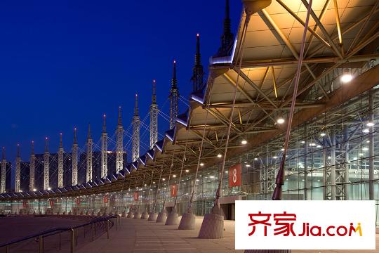 萬科紫臺(tái)周邊鄰近的會(huì)展中心