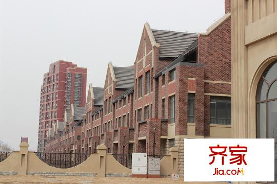 假日花園小區(qū)樓棟實(shí)景（2015-03）