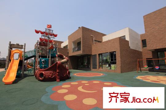 富力津門湖自帶配套華夏未來幼兒園