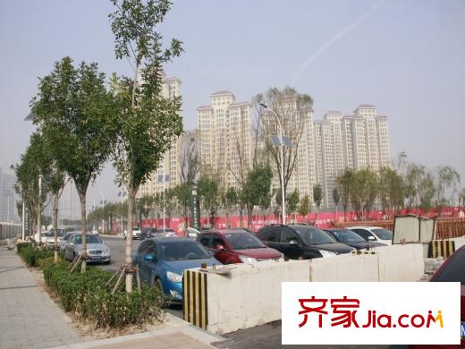 金僑新梅江壹號(hào)周邊配套臨近停車場