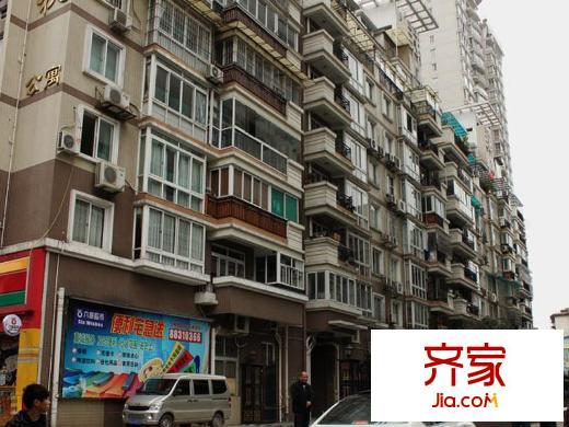 家春秋外景圖 