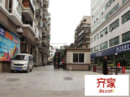 家春秋外景圖 