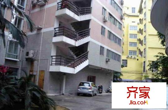 都市晴空外景圖 