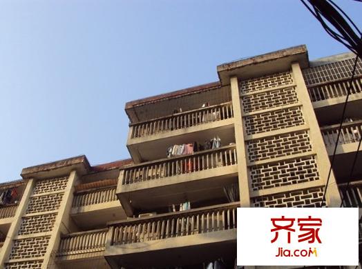 連潘新村