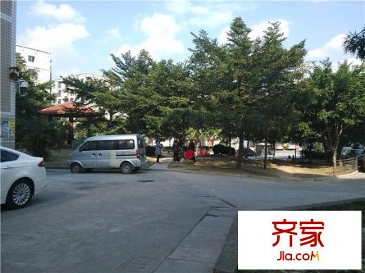 江濱錦城外景圖 