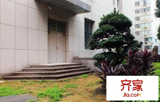 外經(jīng)貿(mào)廣場(chǎng)外景圖 