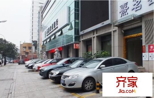 外經(jīng)貿(mào)廣場(chǎng)外景圖 