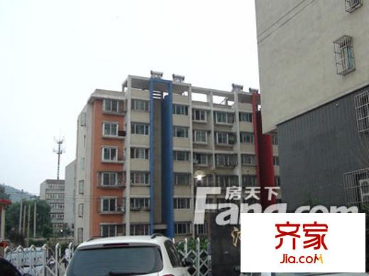 河畔人家外景圖 