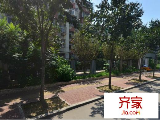 煤醫(yī)里外景圖 