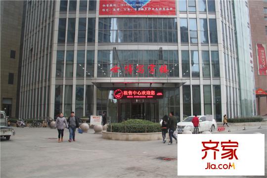 世博廣場售樓處街拍遠景（2015-11-05）