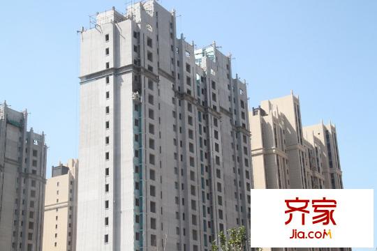 公園藝境北區(qū)項目工程樓棟近景（2015-08-21）