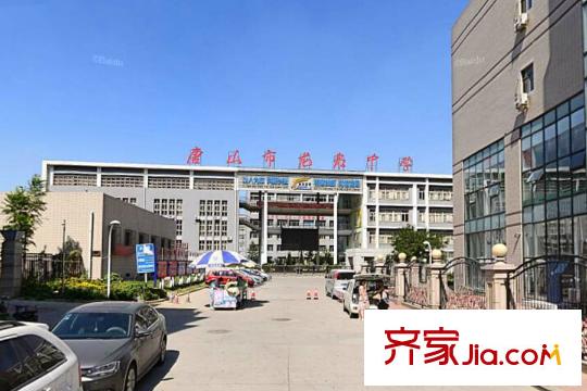 世紀(jì)龍庭二期北行100米龍泉中學(xué)