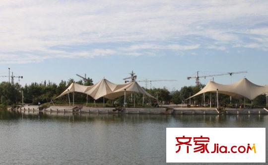 鳳凰湖畔周邊配套-小區(qū)公園