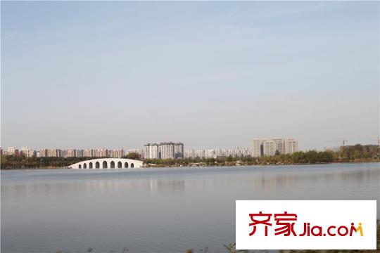 和利水岸名都項目附近的南湖