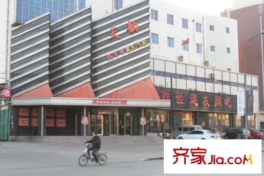 唐寧灣項(xiàng)目西側(cè)100米處網(wǎng)吧